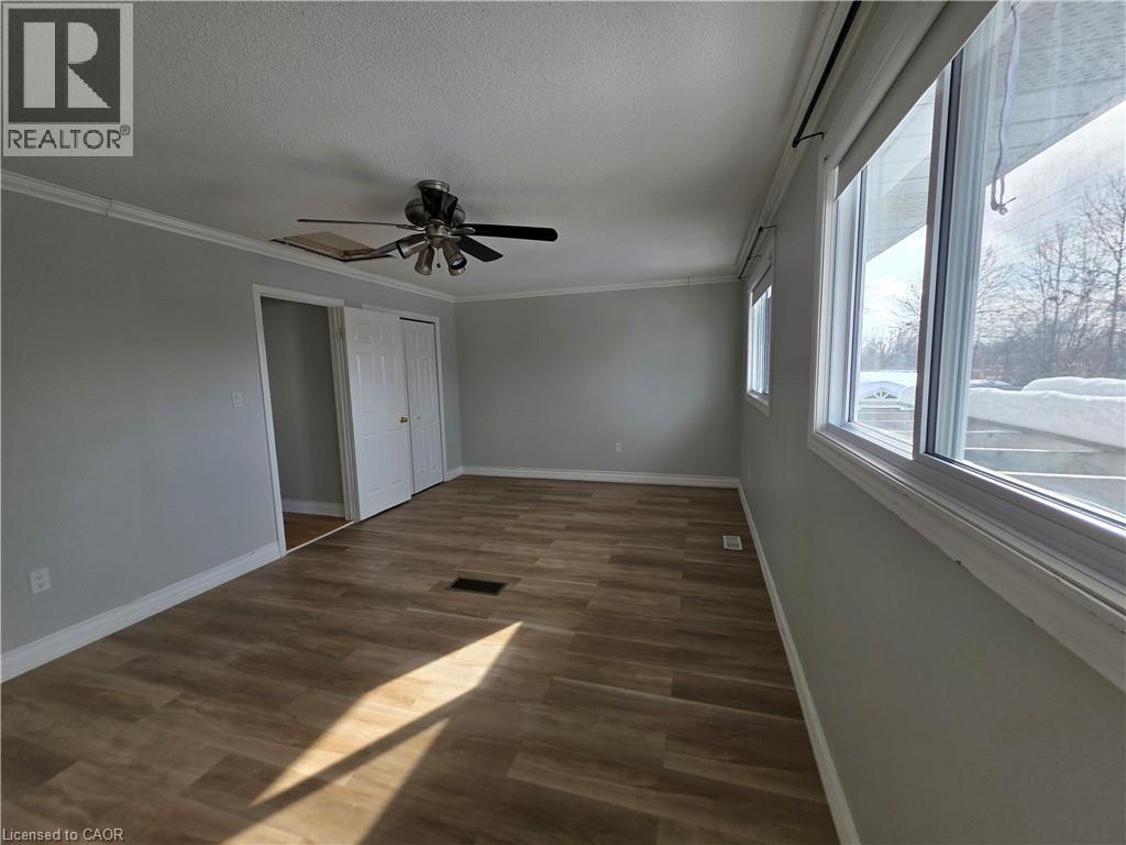 37 Fox Trail Unit# Upper Property Photo 15