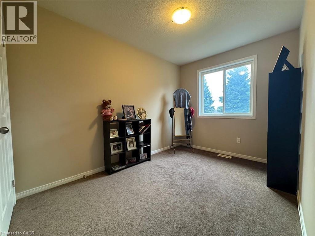 200 Maitland Street Property Photo 5