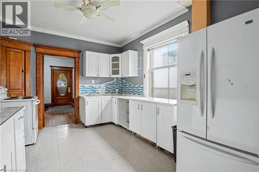 437 Garden Street Property Photo 8