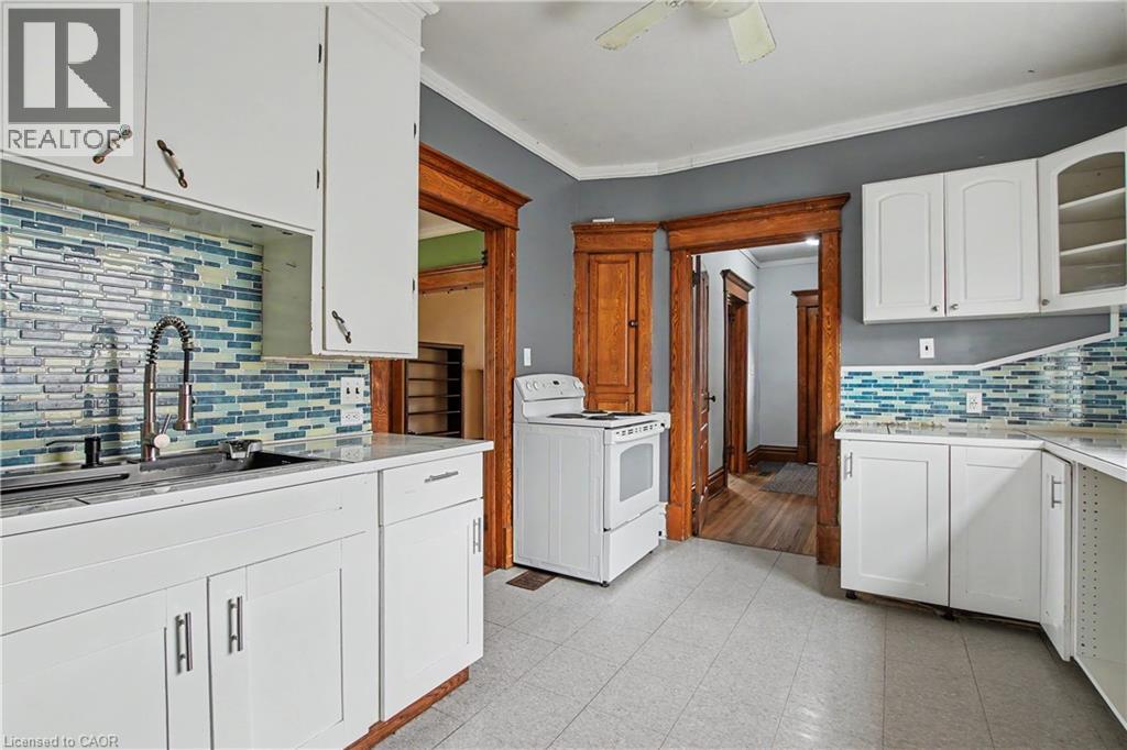 437 Garden Street Property Photo 9