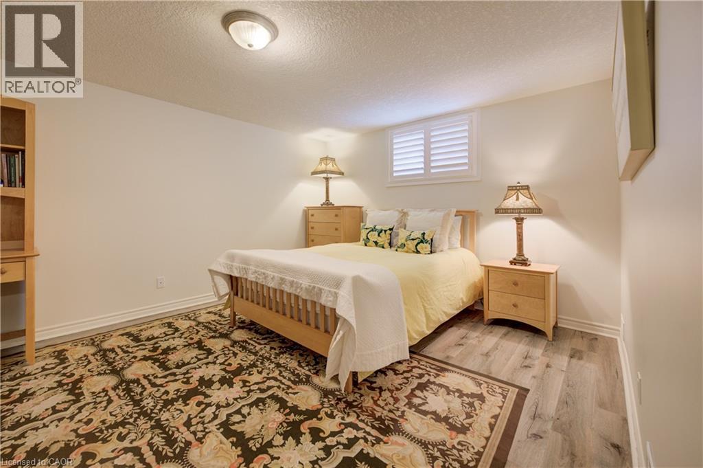 517 Starboard Crescent Property Photo 37