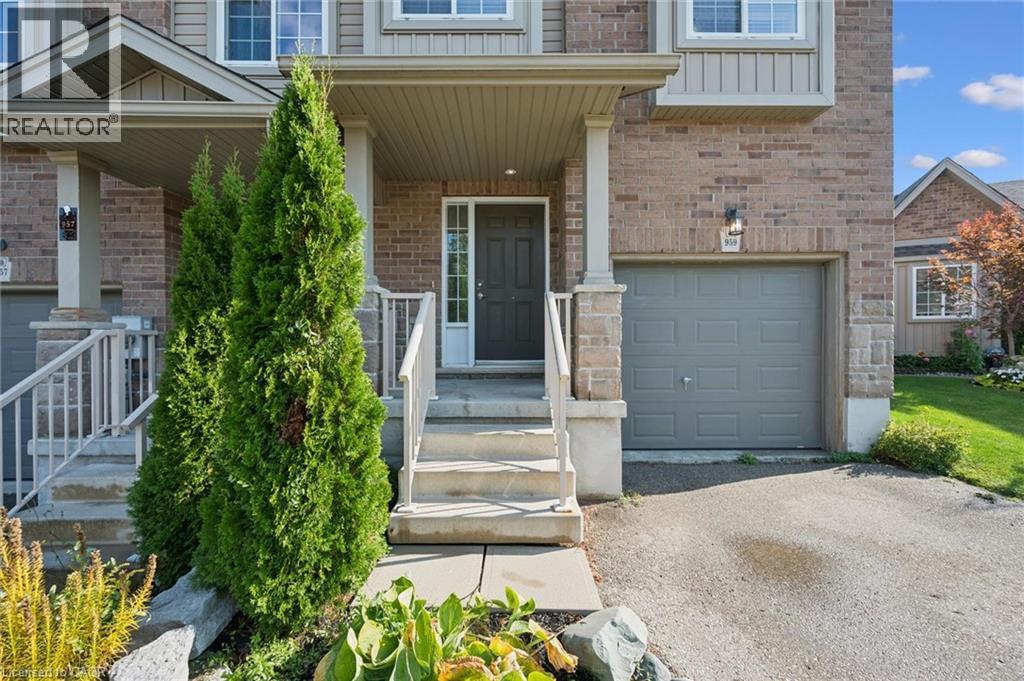 959 Zeller Crescent Property Photo 4