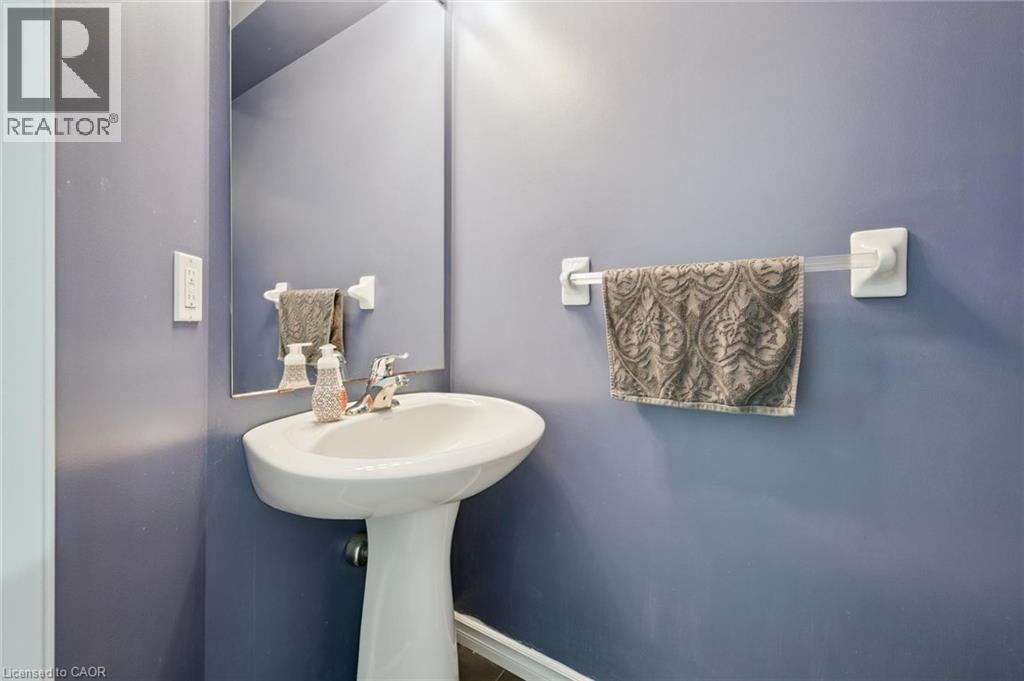 959 Zeller Crescent Property Photo 7