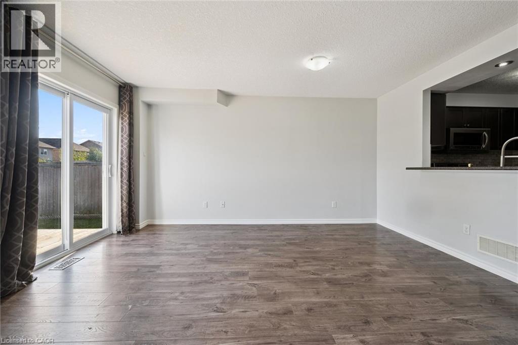 959 Zeller Crescent Property Photo 13