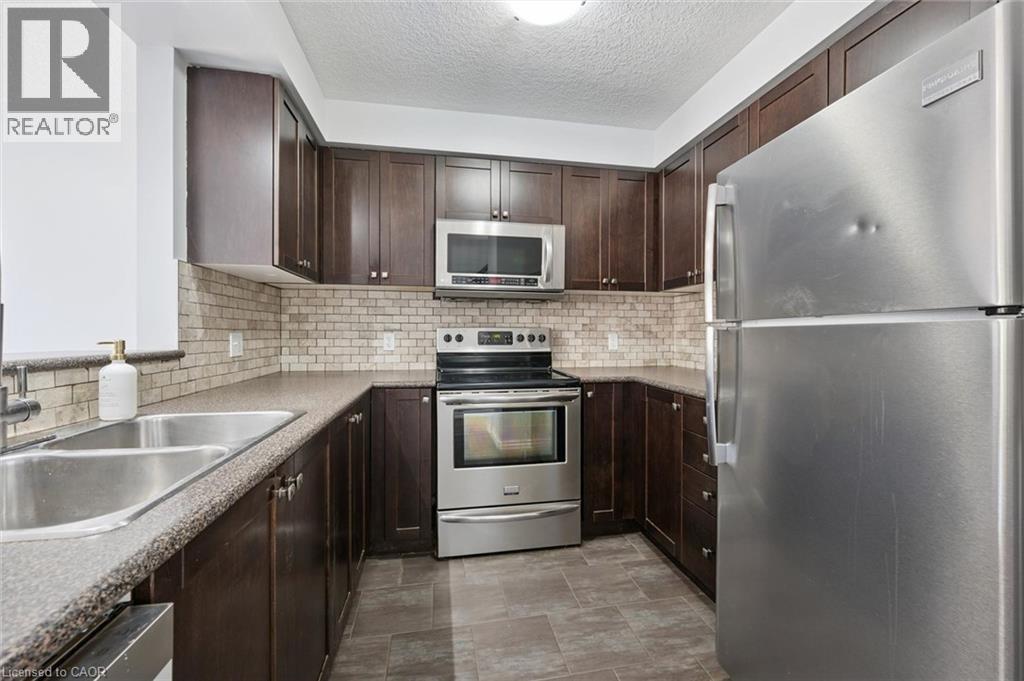 959 Zeller Crescent Property Photo 15