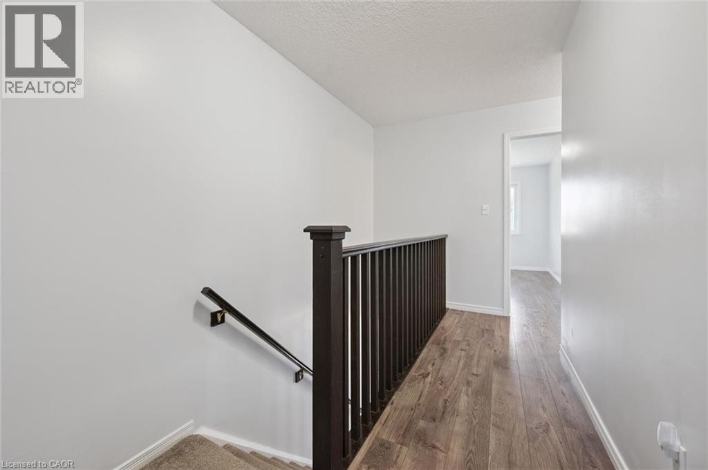 959 Zeller Crescent Property Photo 19