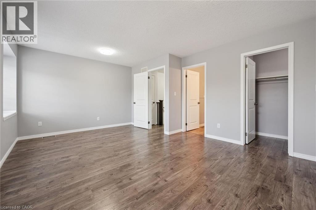 959 Zeller Crescent Property Photo 24
