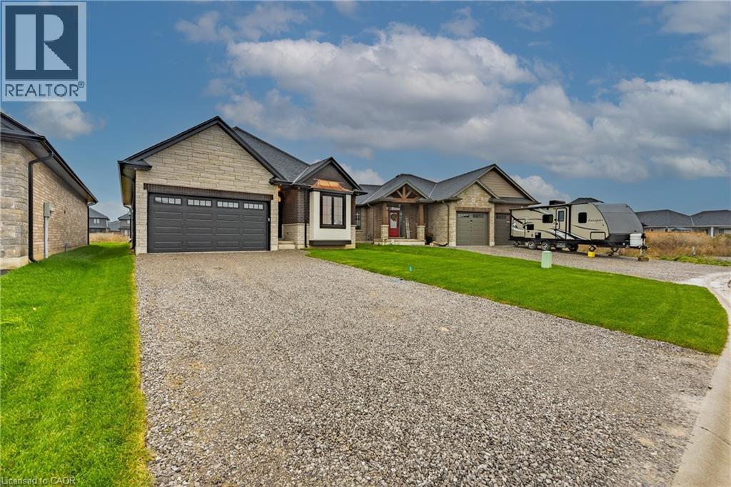 88 Craddock Boulevard Property Photo 2