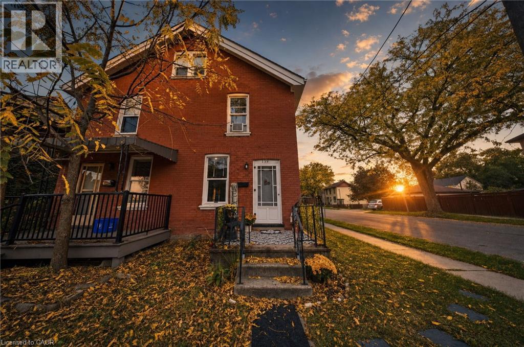139 Superior Street Property Photo 3