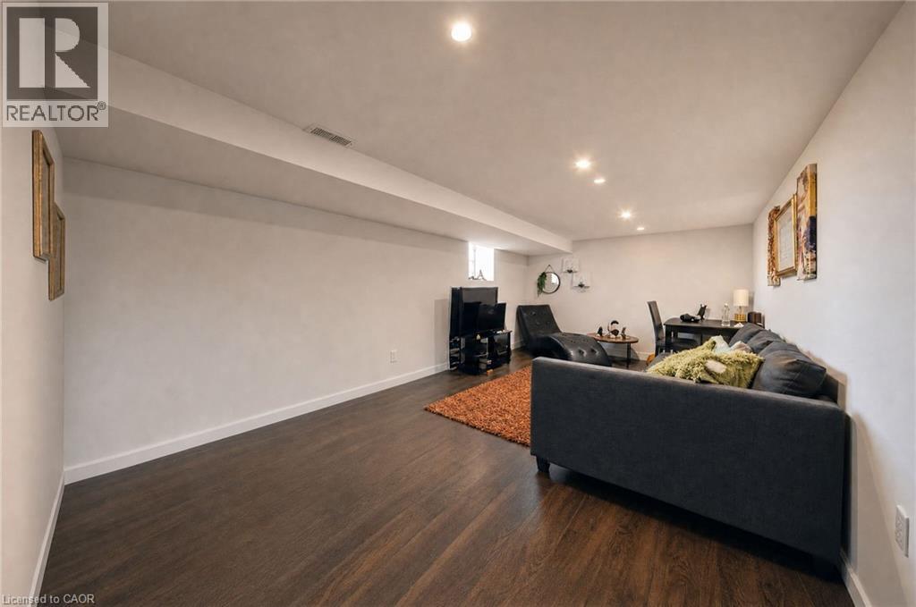 139 Superior Street Property Photo 19