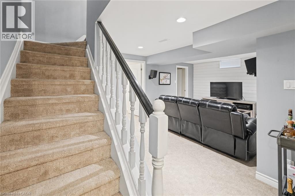 2 Cindy Avenue Property Photo 31