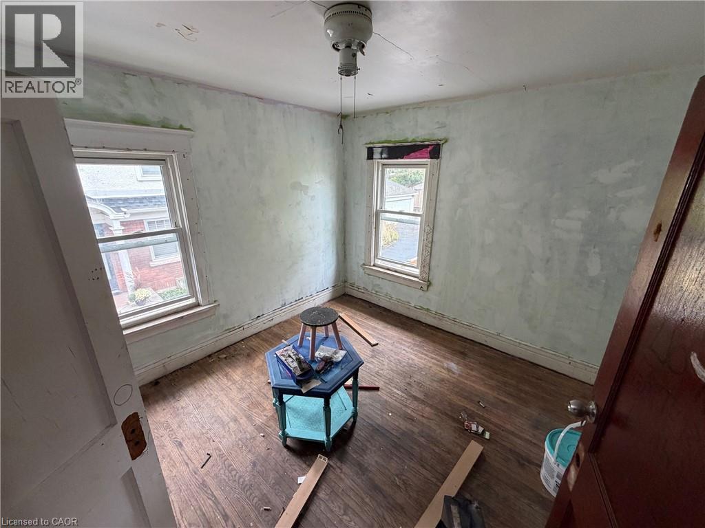 4445 John Street Property Photo 14