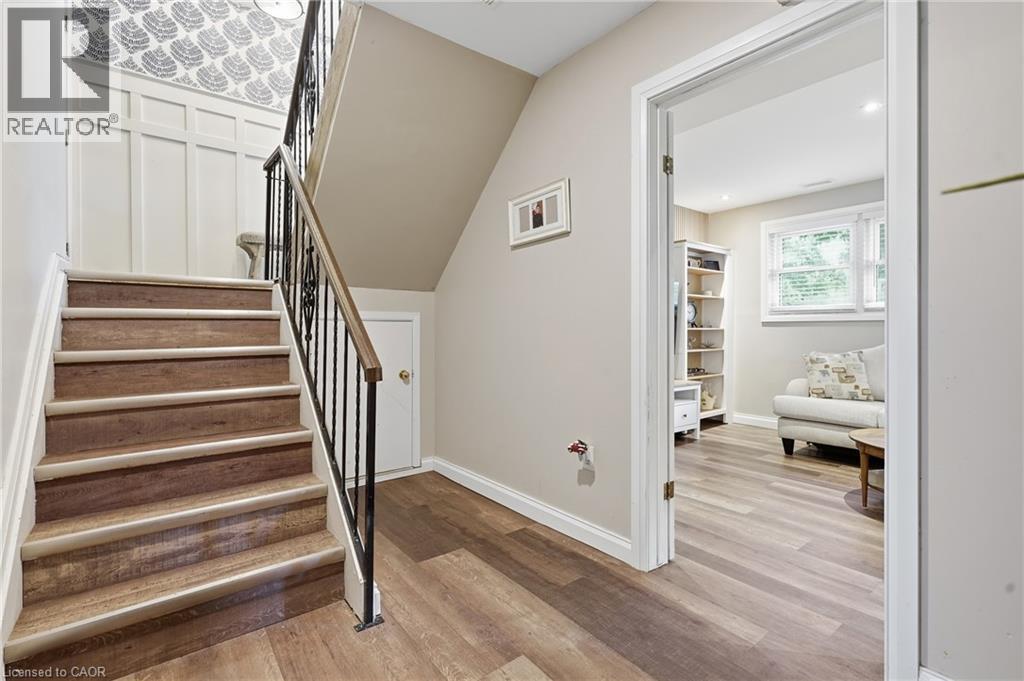 72 Crestlynn Crescent Property Photo 22