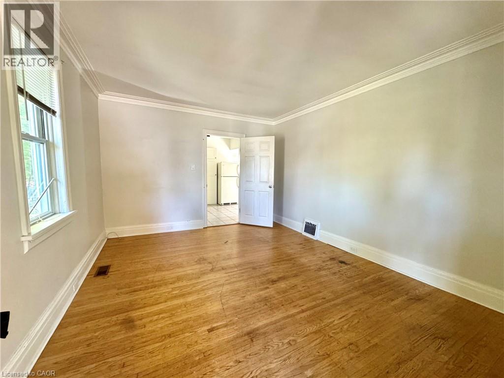87 Allen Street W Property Photo 2