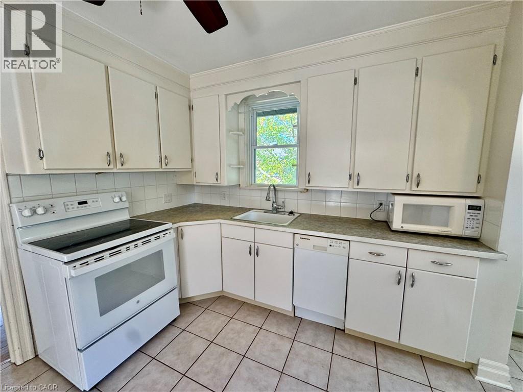 87 Allen Street W Property Photo 3
