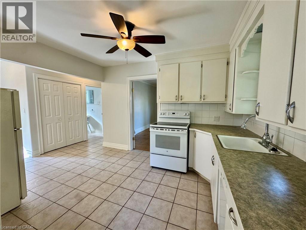87 Allen Street W Property Photo 4