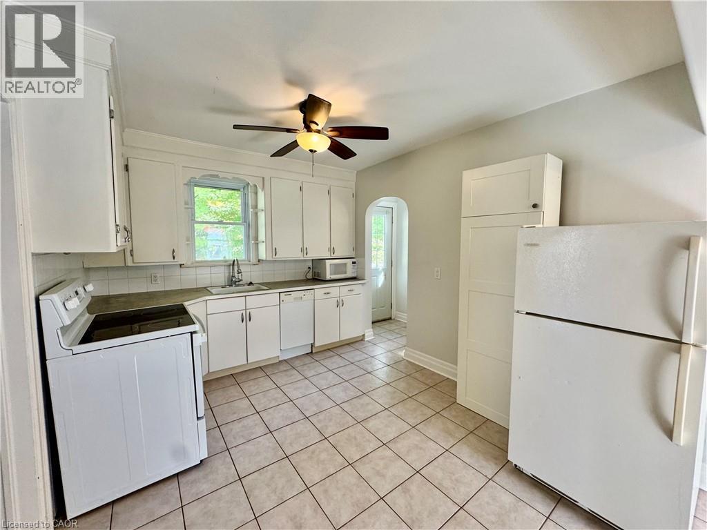 87 Allen Street W Property Photo 5