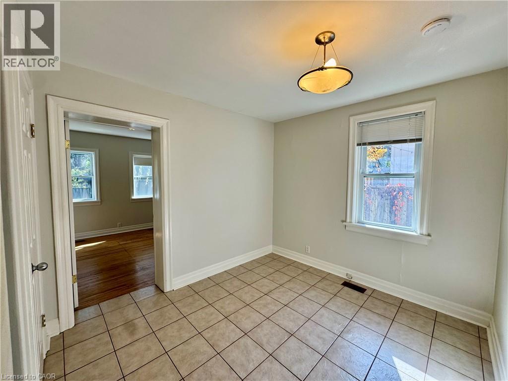 87 Allen Street W Property Photo 6