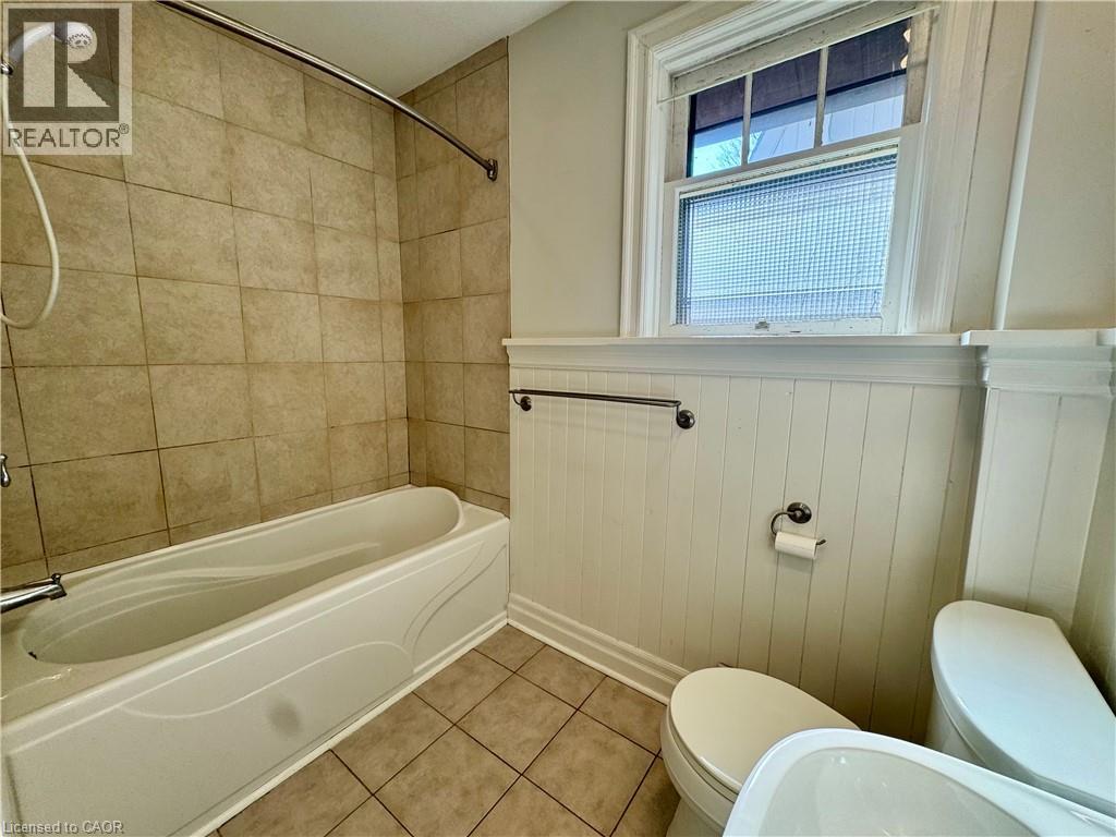 87 Allen Street W Property Photo 8