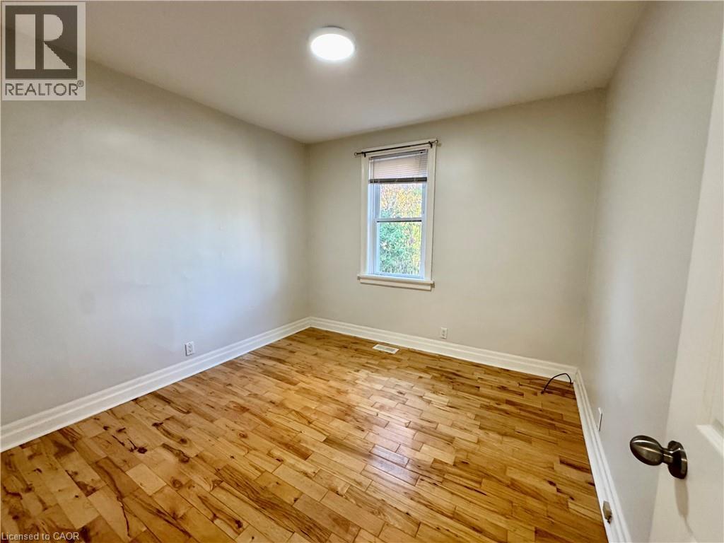 87 Allen Street W Property Photo 9