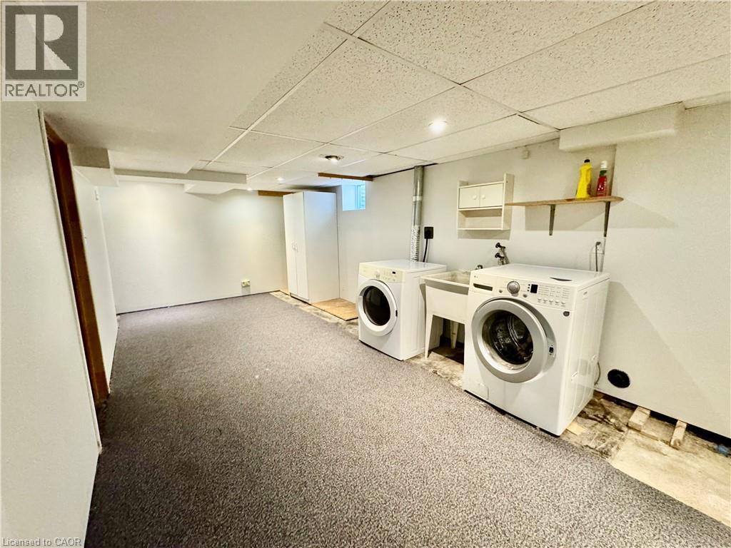 87 Allen Street W Property Photo 12