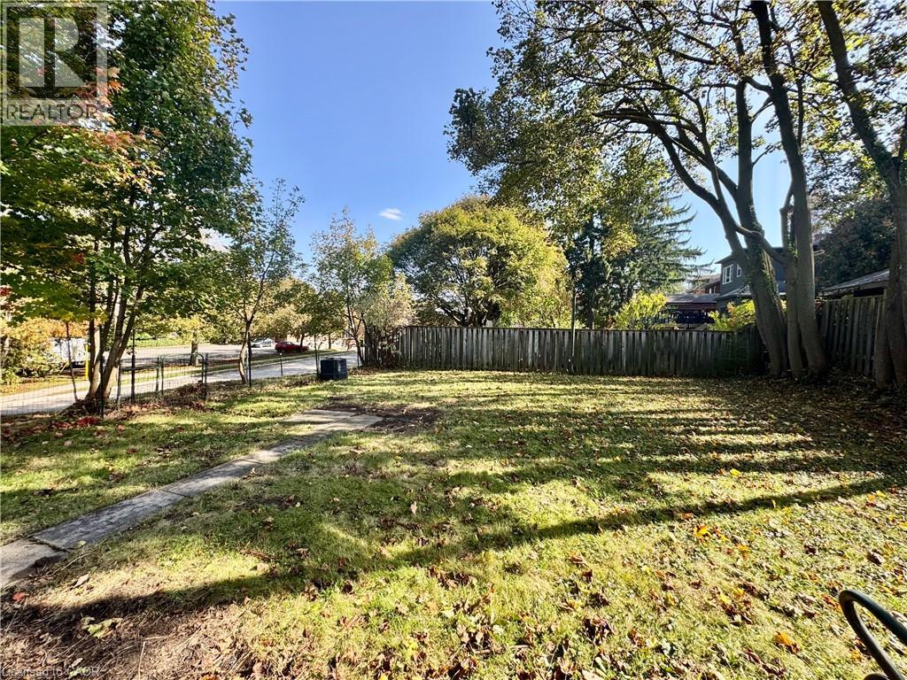87 Allen Street W Property Photo 13