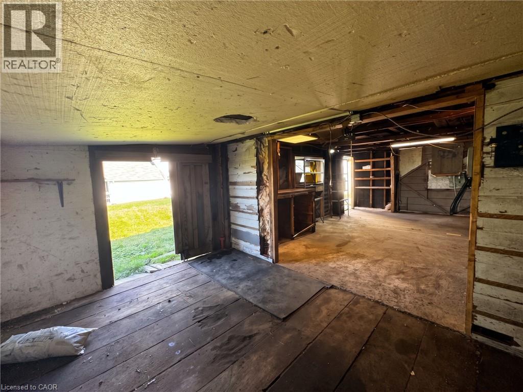233 Talbot Street Property Photo 22