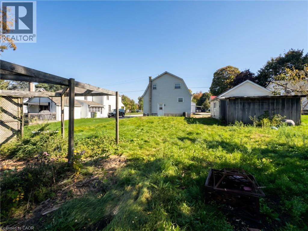 233 Talbot Street Property Photo 25