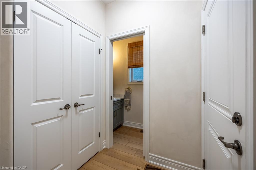 151 Lafayette Street E Property Photo 8