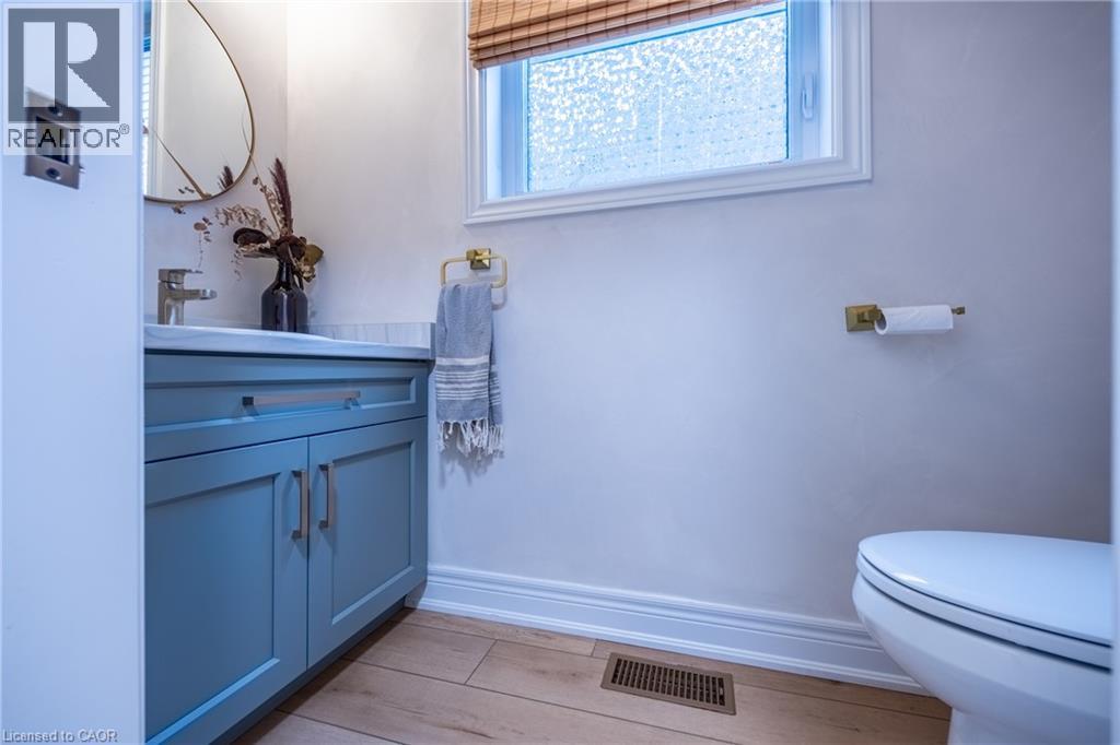 151 Lafayette Street E Property Photo 9