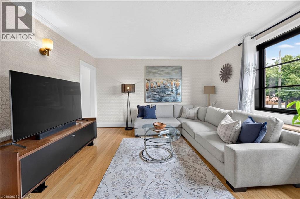 233 Rosemount Avenue Property Photo 4