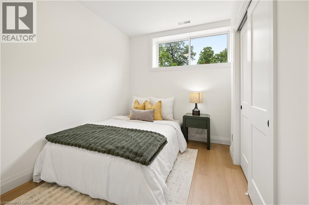 563 Wellington Street N Unit# 4 Property Photo 14