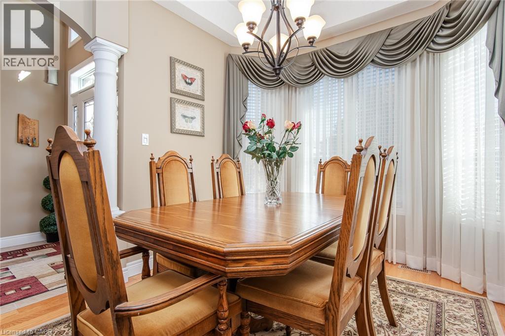 42 La Salle Street Property Photo 5