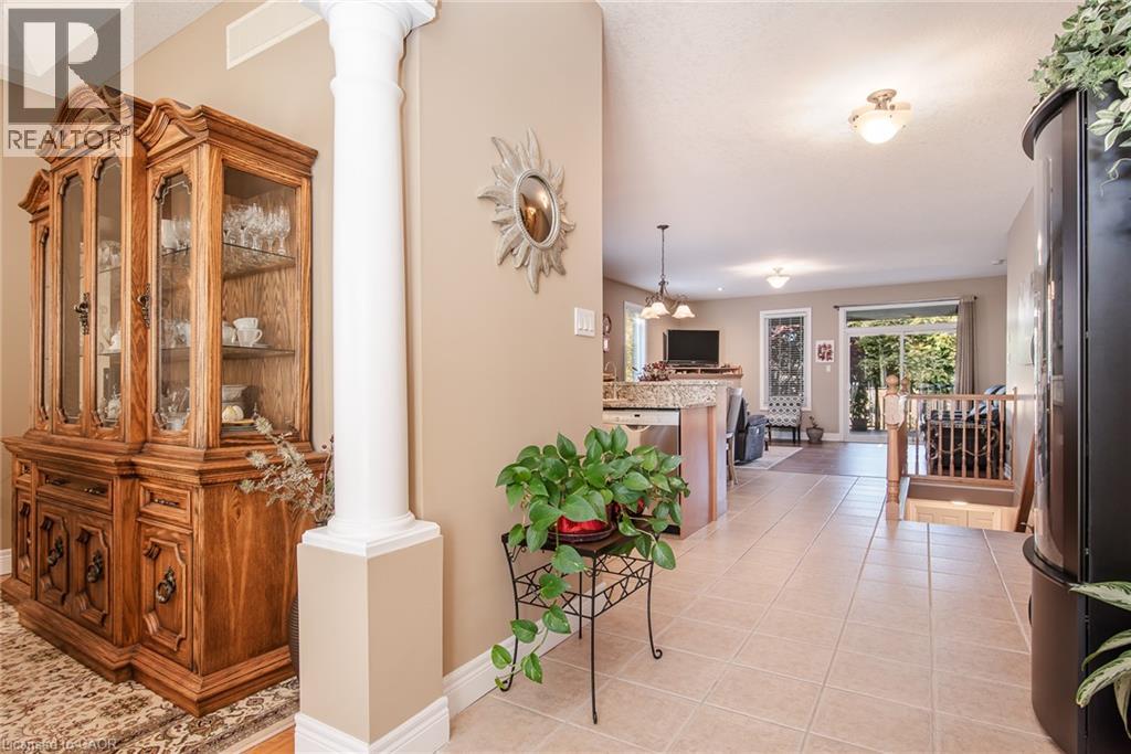 42 La Salle Street Property Photo 7