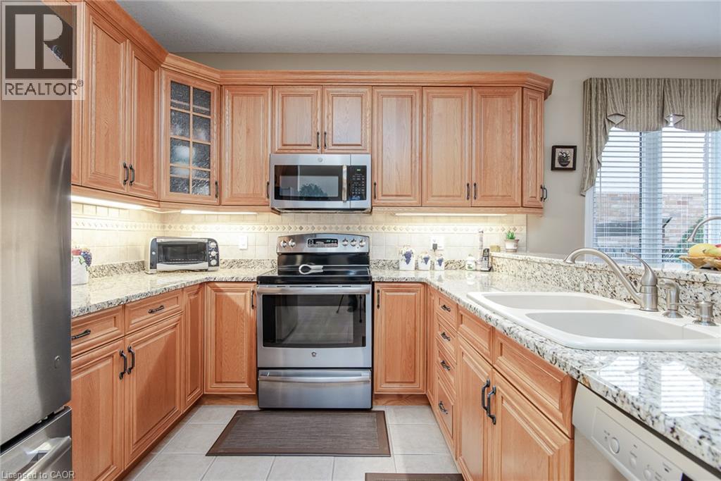 42 La Salle Street Property Photo 10