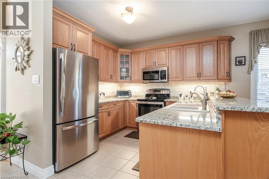 42 La Salle Street Property Photo 11