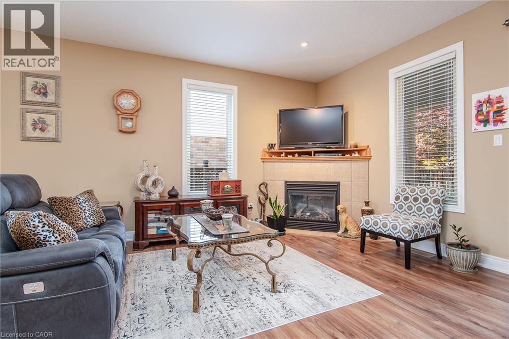 42 La Salle Street Property Photo 13
