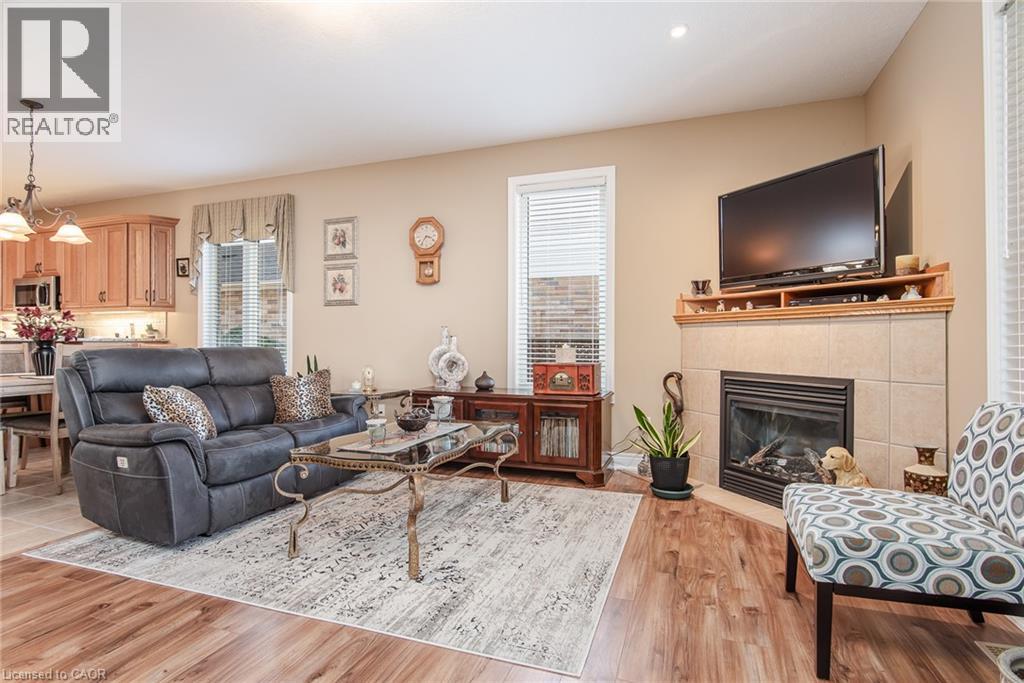 42 La Salle Street Property Photo 14