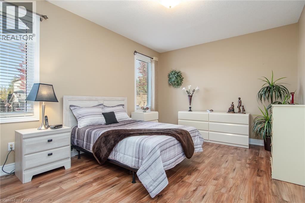42 La Salle Street Property Photo 16
