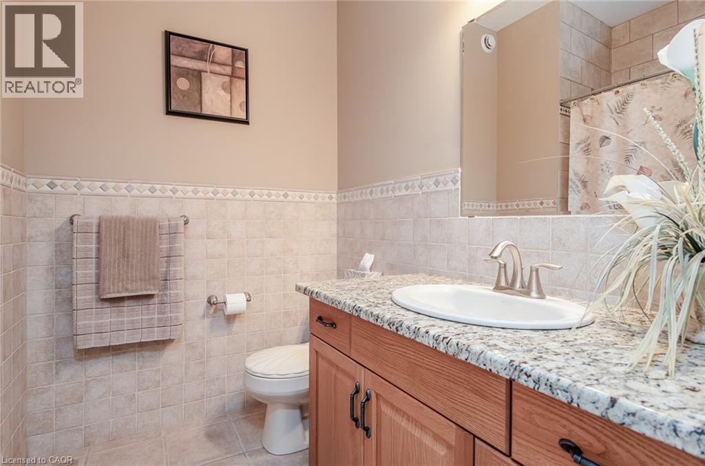42 La Salle Street Property Photo 19