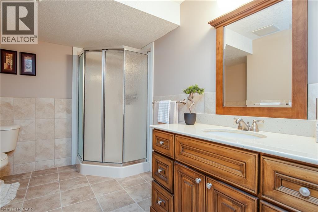 42 La Salle Street Property Photo 23