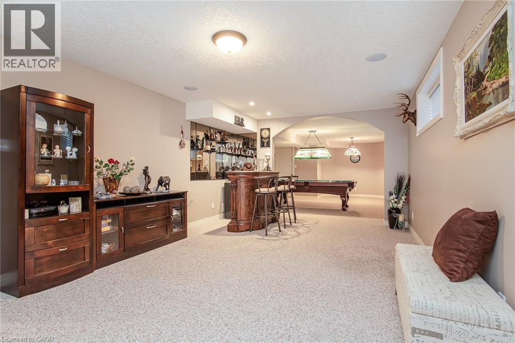 42 La Salle Street Property Photo 31