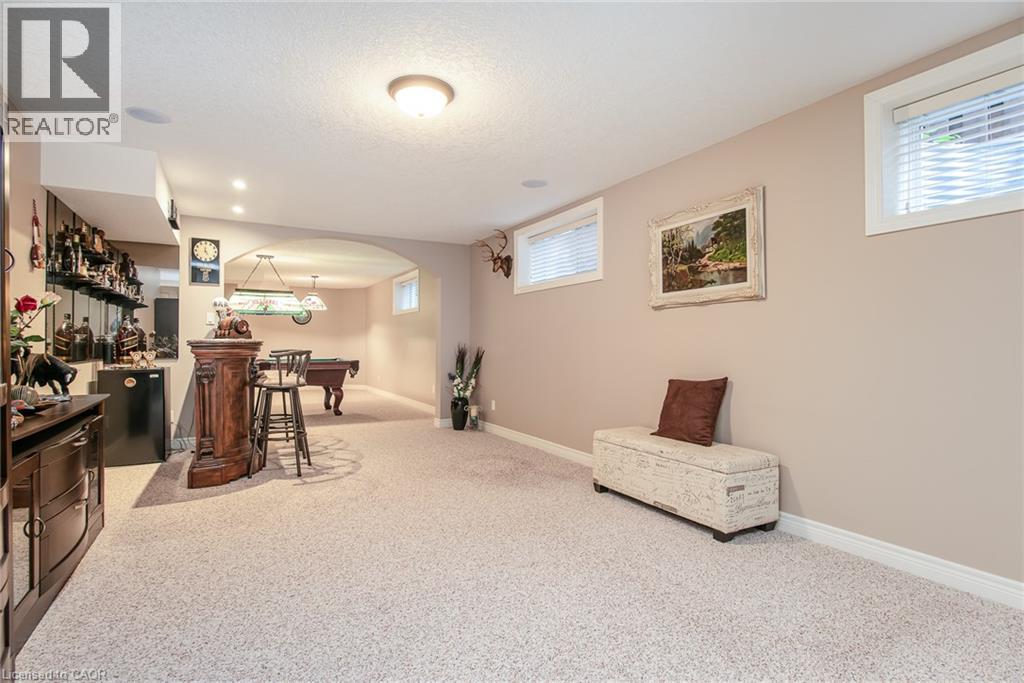 42 La Salle Street Property Photo 32