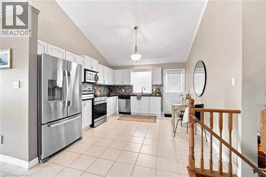 546 Jerseyville Road W Property Photo 13