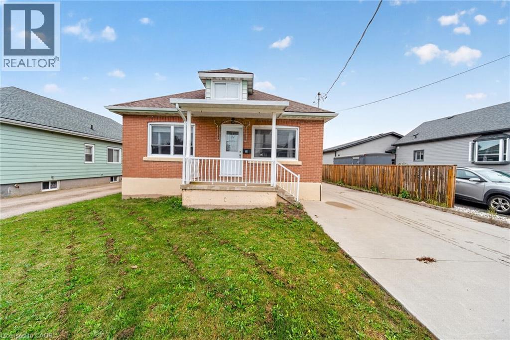 16 Garden Street Property Photo 4