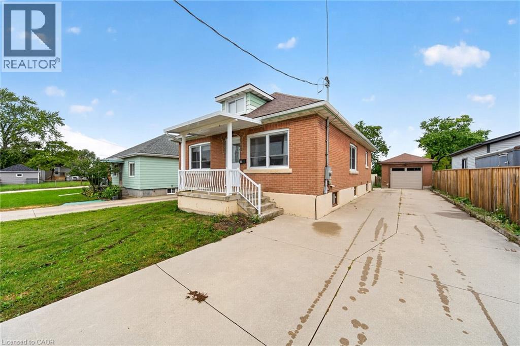 16 Garden Street Property Photo 5