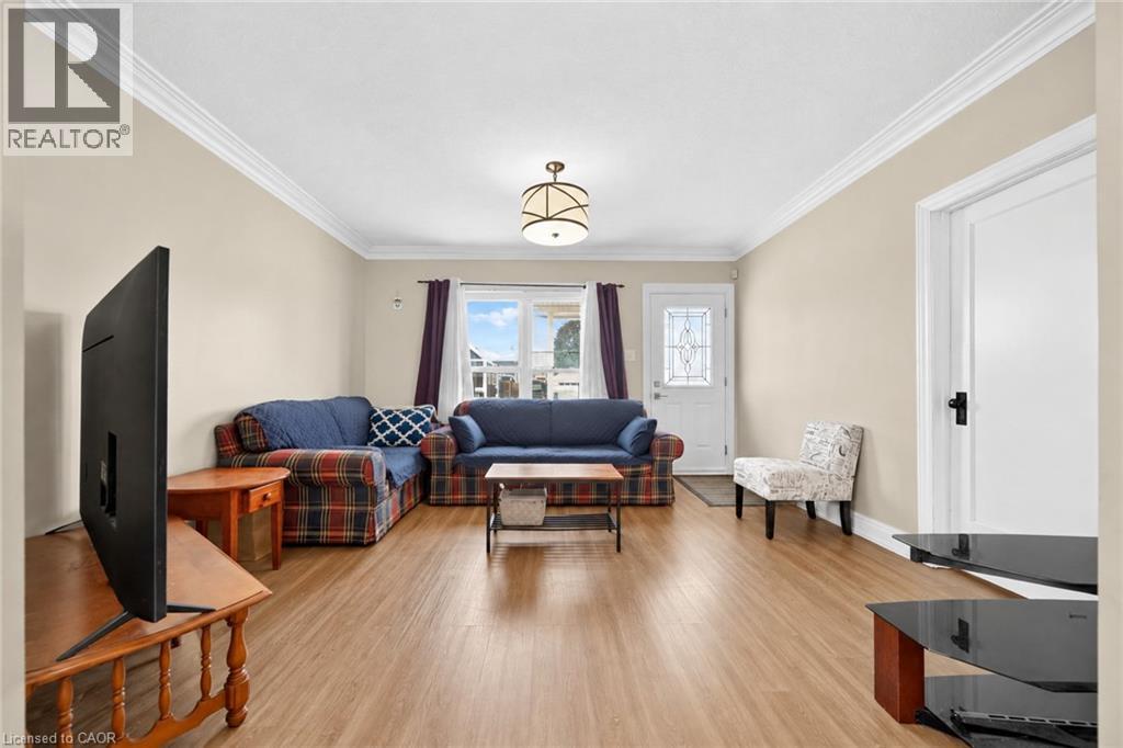 16 Garden Street Property Photo 8