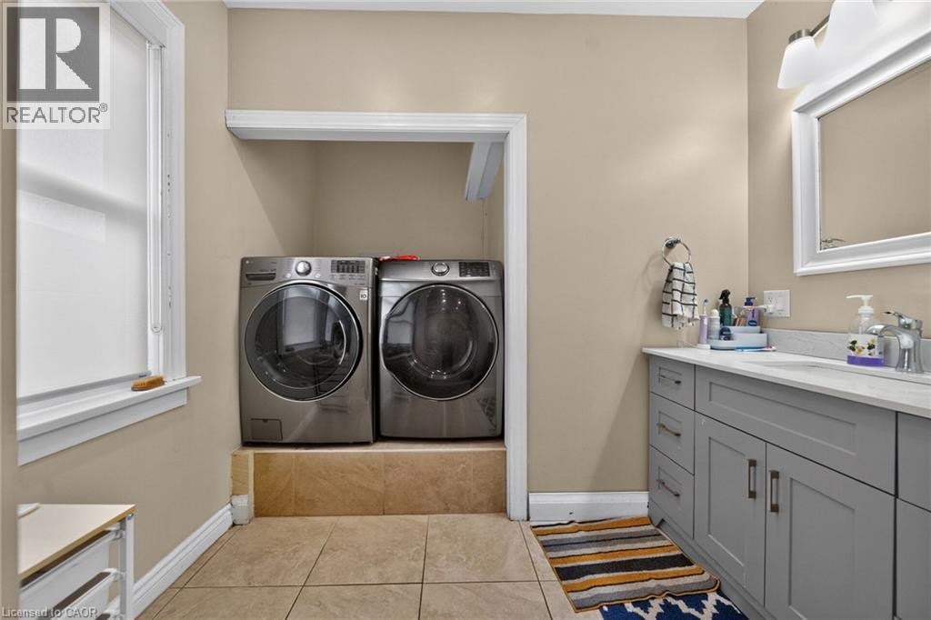 16 Garden Street Property Photo 13