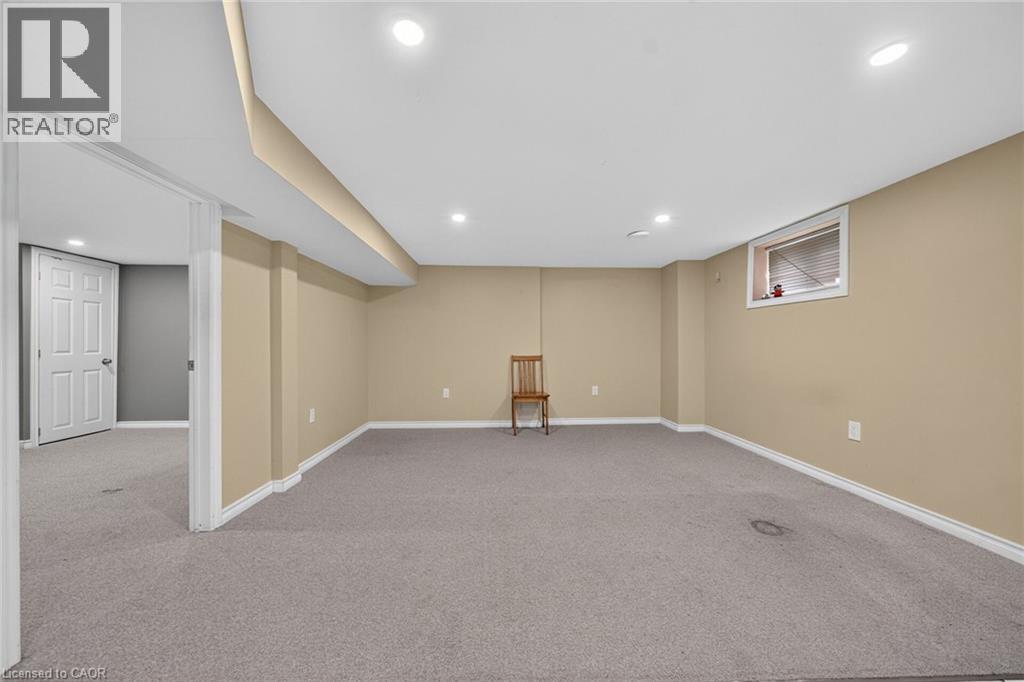 16 Garden Street Property Photo 29