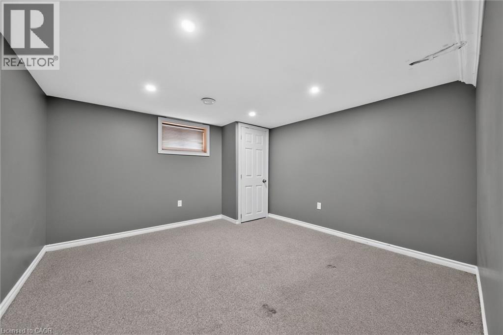 16 Garden Street Property Photo 32